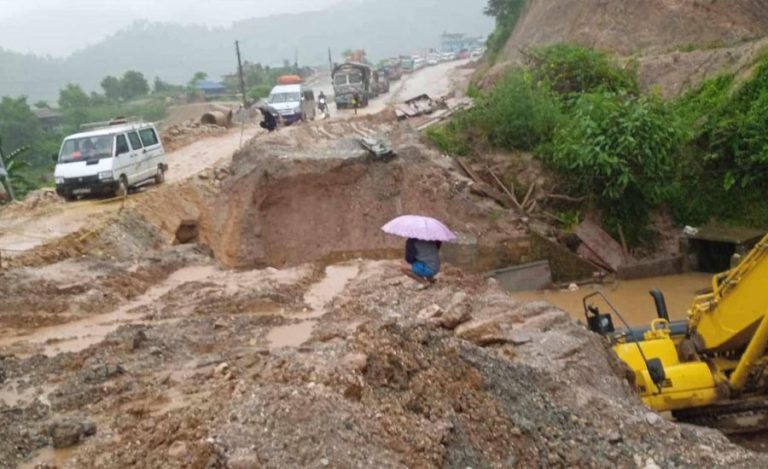 अवरुद्ध पृथ्वीराजमार्ग एकतर्फी खुल्यो, सेतीमा एकजना बेपत्ता