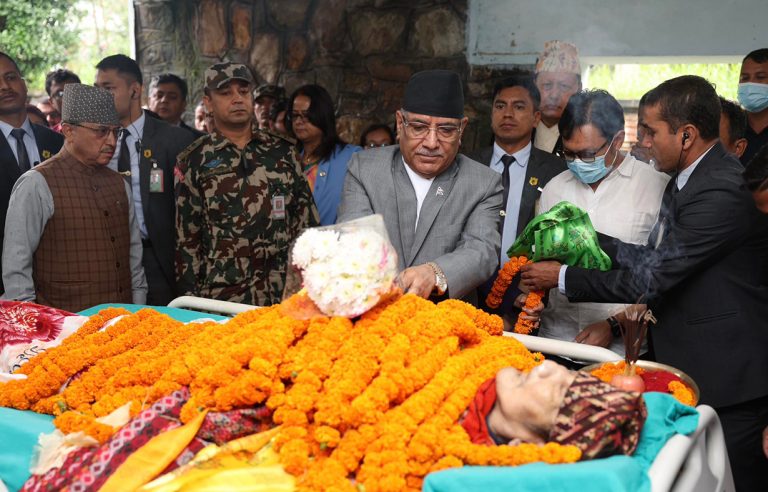 मन्त्री किरातीका बुवालाई प्रधानमन्त्रीबाट श्रद्धाञ्जली