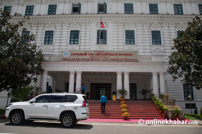 सरकारले गर्‍यो दुई सचिवहरूको सरुवा