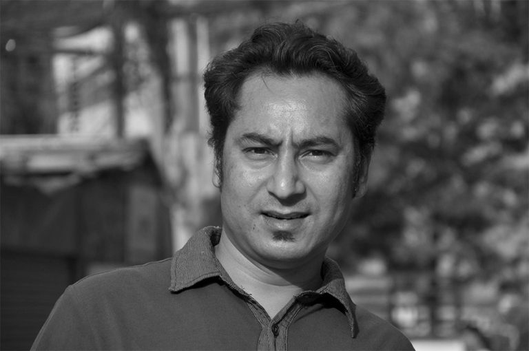 अढाइ थान बुद्धत्व र दुई थान जलमग्न कविता
