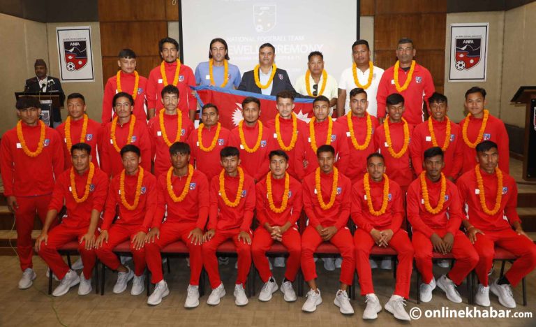 नेपाली फुटबल टिमले बेलायतको तेस्रो श्रेणीको टोलीसँग खेल्ने