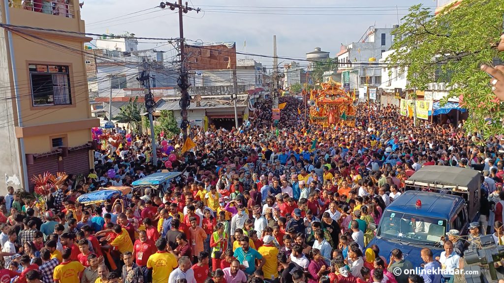 विराटनगरमा राधाकृष्ण रथयात्रा (तस्वीरहरू)