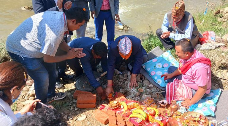 नख्खुखोला पुलको शिलान्यास