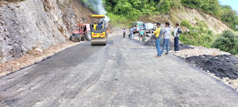 रेसुङ्गा पुग्ने सडक बन्यो कालोपत्रे