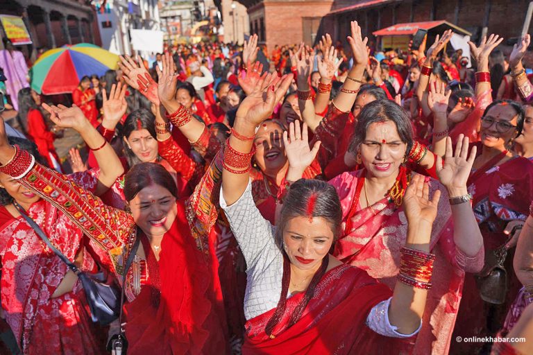 पशुपतिमा तीजको रौनक (तस्वीरहरु)