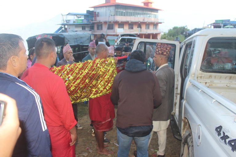 गोरखाबाट फूलपाती हनुमानढोका पठाइयो