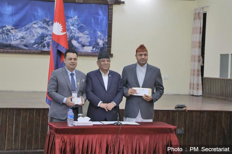 सरकारले प्रदान गर्‍यो गैरआवासीय नेपालीलाई नागरिकता
