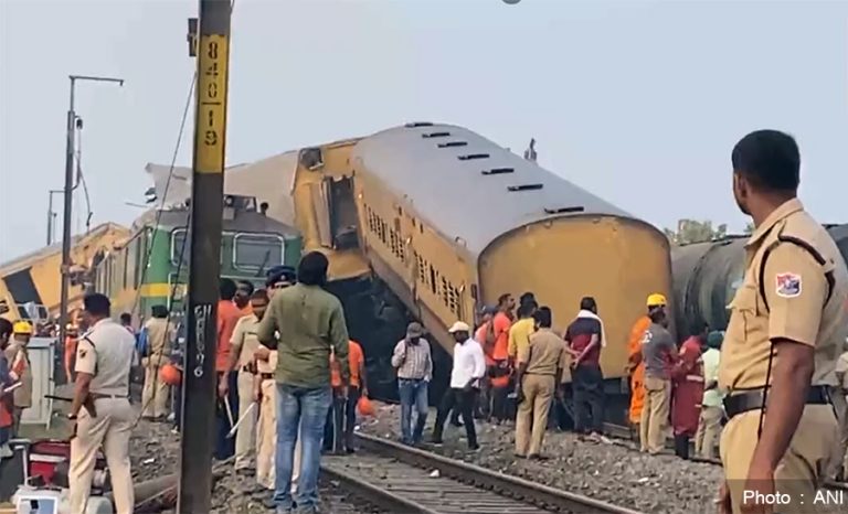 भारतमा रेल दुर्घटना हुँदा १३ जनाको मृत्यु