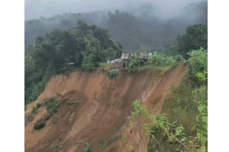 भूकम्पले धादिङमा १८ परिवारको घरगोठमा क्षति