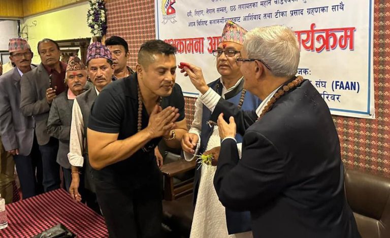 कोजाग्रत पूर्णिमामा कलाकारको दशैंटीका, ३५ रुपैयाँ दक्षिणा