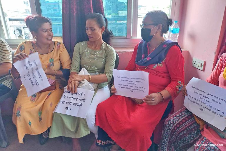 ९ करोड हिनामिना गरेर माछापुच्छ्रे सहकारी सञ्चालक भागे, बचतकर्ता आन्दोलनमा