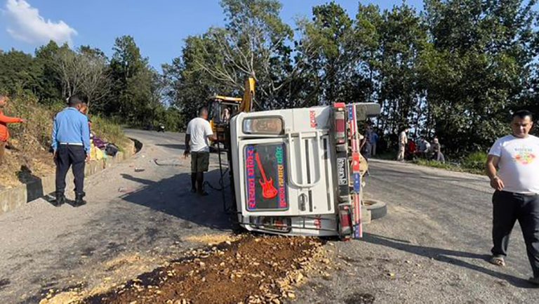 पाल्पामा जीप र भ्यान दुर्घटना, १३ जना घाइते