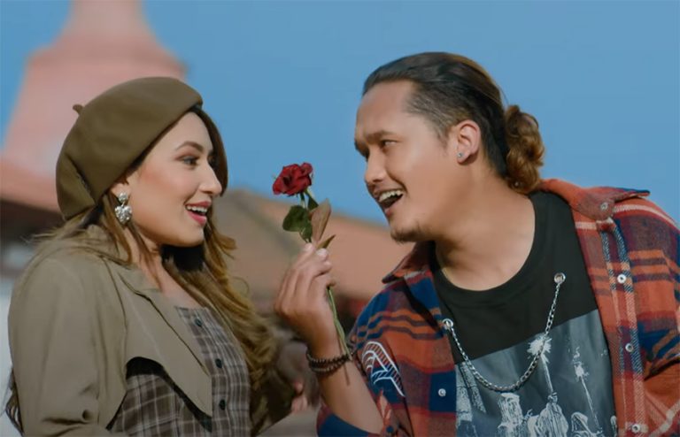 घर त लगन खेल भन्दै छमछम नाचे सरोज र आश्मा