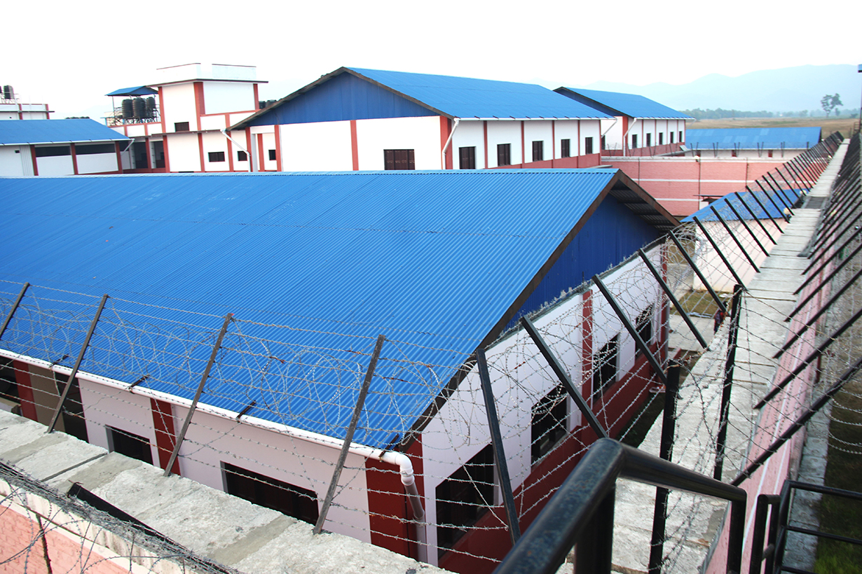 ७०० क्षमताको बाँके कारागारमा करिब ९०० कैदीबन्दी