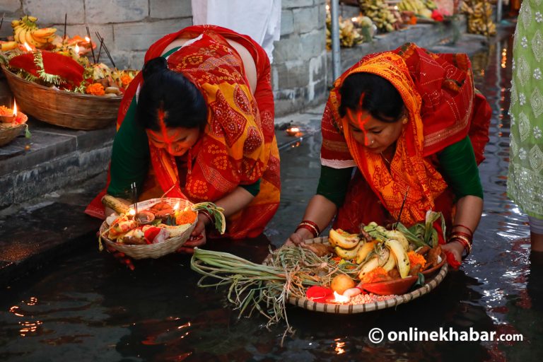 काठमाडौंमा मनाइयो छठ (तस्वीरहरु)