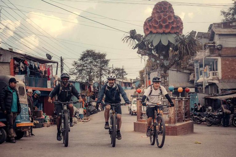 पहाडै पहाड १५ सय किलोमिटर साइकल यात्रा