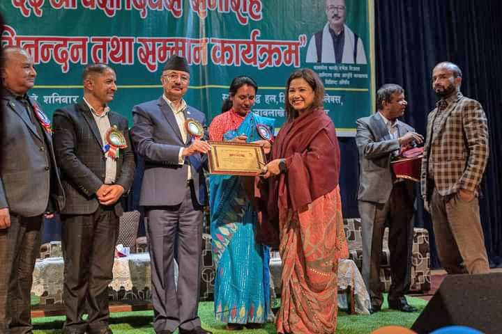 पर्सा मिलन केन्द्रले गर्‍यो विविध विधाका ४२ जनालाई सम्‍मान