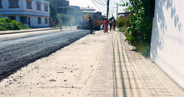 अपाङ्गमैत्री सडक बनाउँदै खैरहनी नगरपालिका