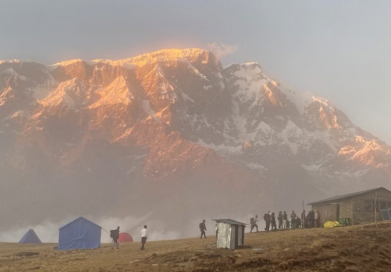 पर्यटनमा उत्साह थपिंदै, पर्यटकसँगै बढ्यो आम्दानी