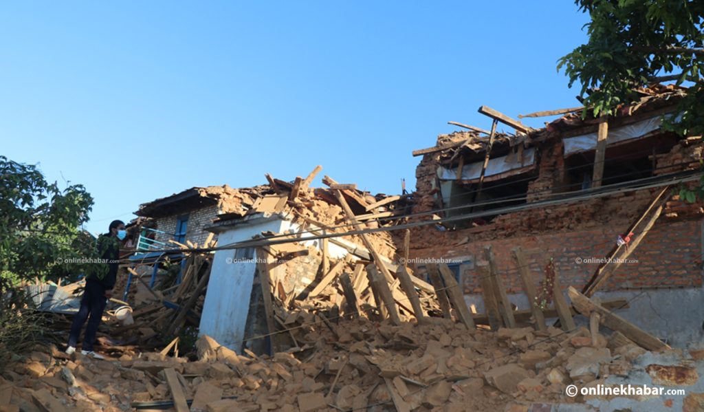 भूकम्पमा आमाबुबा गुमाएका १० बालबालिका एलए एजुकेसनले नि:शुल्क पढाउने