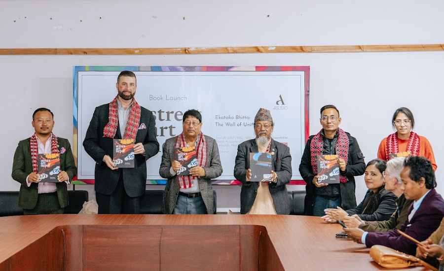 नेपाली भित्तेचित्रको इतिहास र गतिविधिबारेको पुस्तक ‘सडक कला नेपाल’ प्रकाशित