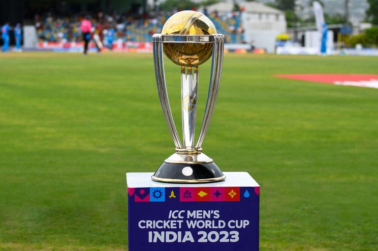 विश्वकप क्रिकेटको सेमिफाइनल पुग्ने होडमा तीन टोली