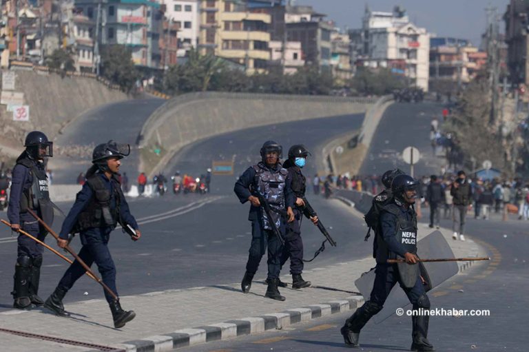 भीड नियन्त्रणमा घातक हतियार प्रयोगबारे सर्वोच्चले सरकारसँग माग्यो लिखित जवाफ