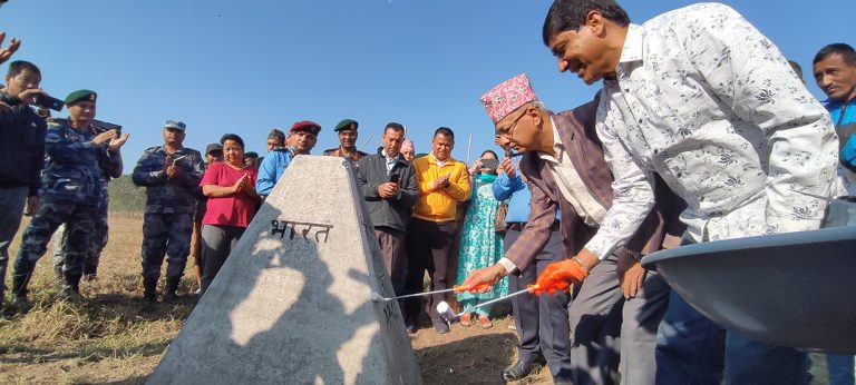 नेपाल-भारत सीमा स्तम्भको मर्मत सुरु