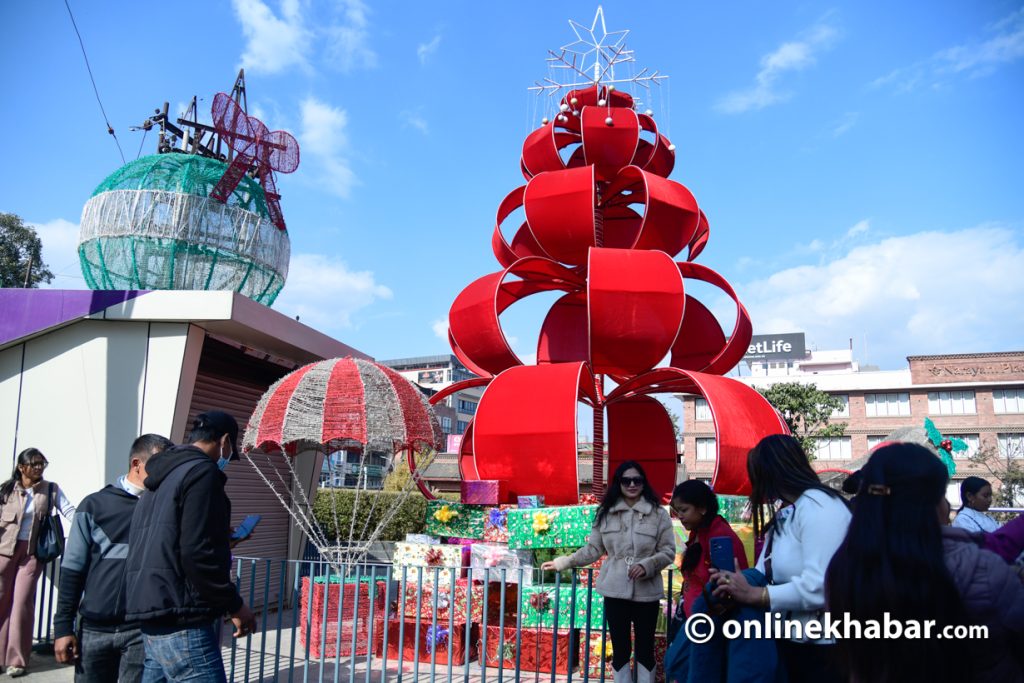 काठमाडौंमा क्रिसमसको रौनक (तस्वीर)