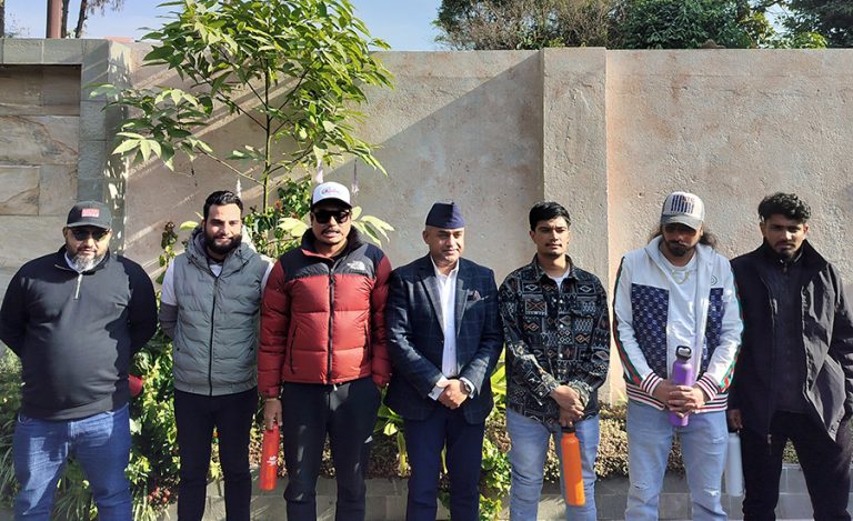 ८ जना हास्य कलाकारले अमेरिकामा ‘कमेडी टुर’ गर्ने