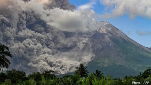 इन्डोनेसियाको मारापी पर्वतमा ज्वालामुखी विस्फोट, ११ जनाको मृत्यु, १२ जना वेपत्ता