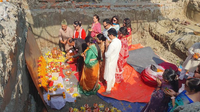 आफ्नै नाममा दुई सय बेडको आरआर अस्पताल बनाउँदै राउत