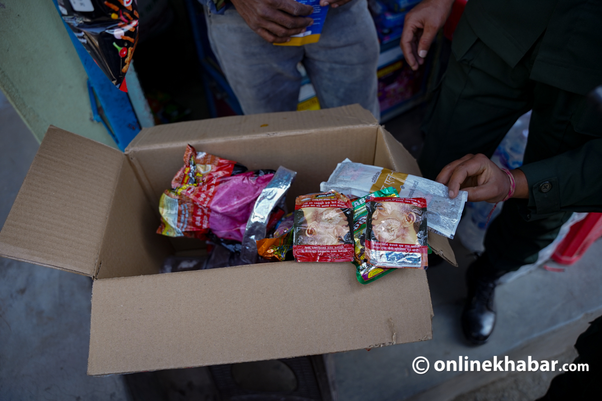 वयस्क उमेरका झन्डै आधा पुरुष खान्छन् सुर्तीजन्य पदार्थ