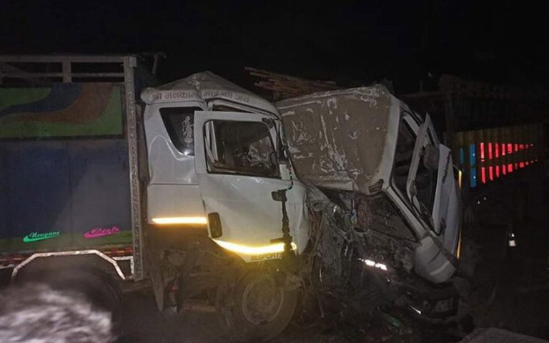 अर्घाखाँचीमा ट्रक दुर्घटना, चालकसहित २ जनाको मृत्यु