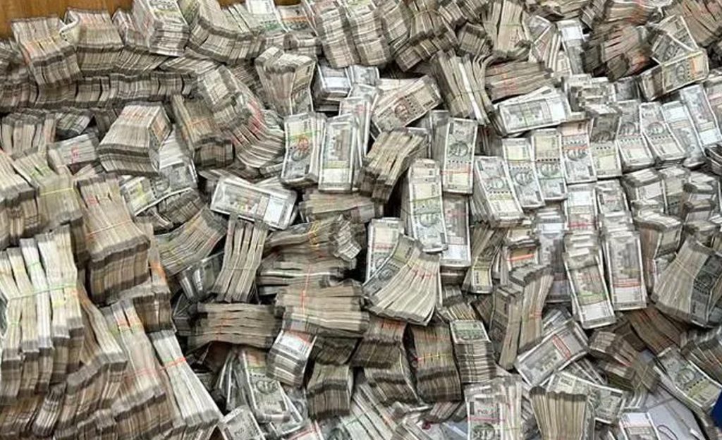 भारतका रक्सी कारोबारी सांसदको घरमा भेटिएको पैसा गन्न ५ दिन