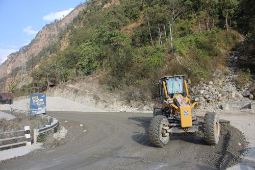रातको समयमा बेनी–जोमसोम सडक तीन दिन बन्द