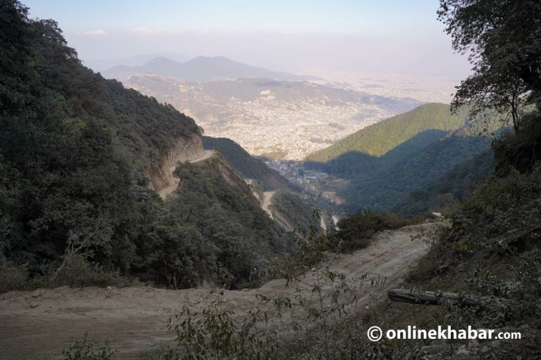 चित्लाङ–चन्द्रागिरि सडक स्तरोन्नति गर्न ४० करोड स्रोत सुनिश्चित