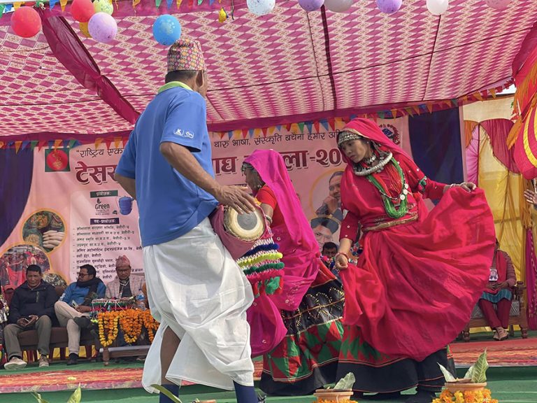 थारू लोकसंस्कृति जगेर्ना गर्न बेलौरीमा ‘माघ म्याला’