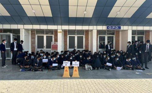 नेपाल मेडिकल कलेजका विद्यार्थी नौ दिनदेखि आन्दोलनमा