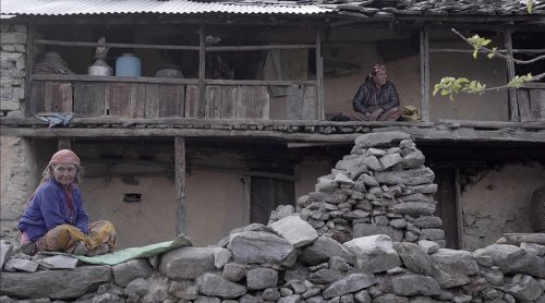 ढोरपाटन : कठिनाइमा हाँस्दै बाँच्न सिकाउने सुन्दर फिल्म