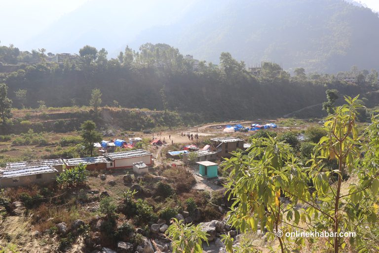 जाजरकोटमा भूकम्प पीडितको टहरामा पहिरो, ३ जना गम्भीर घाइते