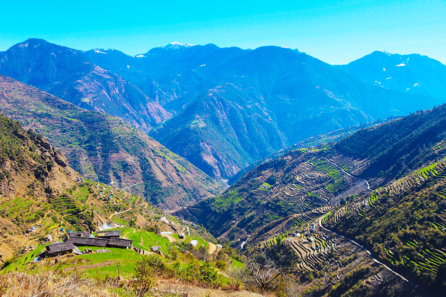 उराठ बन्दै बागलुङका खर्क