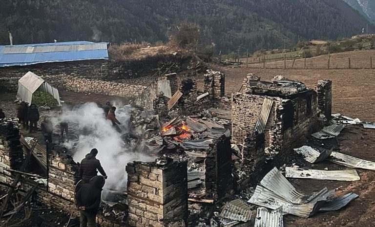 उत्तरी गोरखाको होटलमा आगलागी, एक करोड भन्दा बढी क्षति