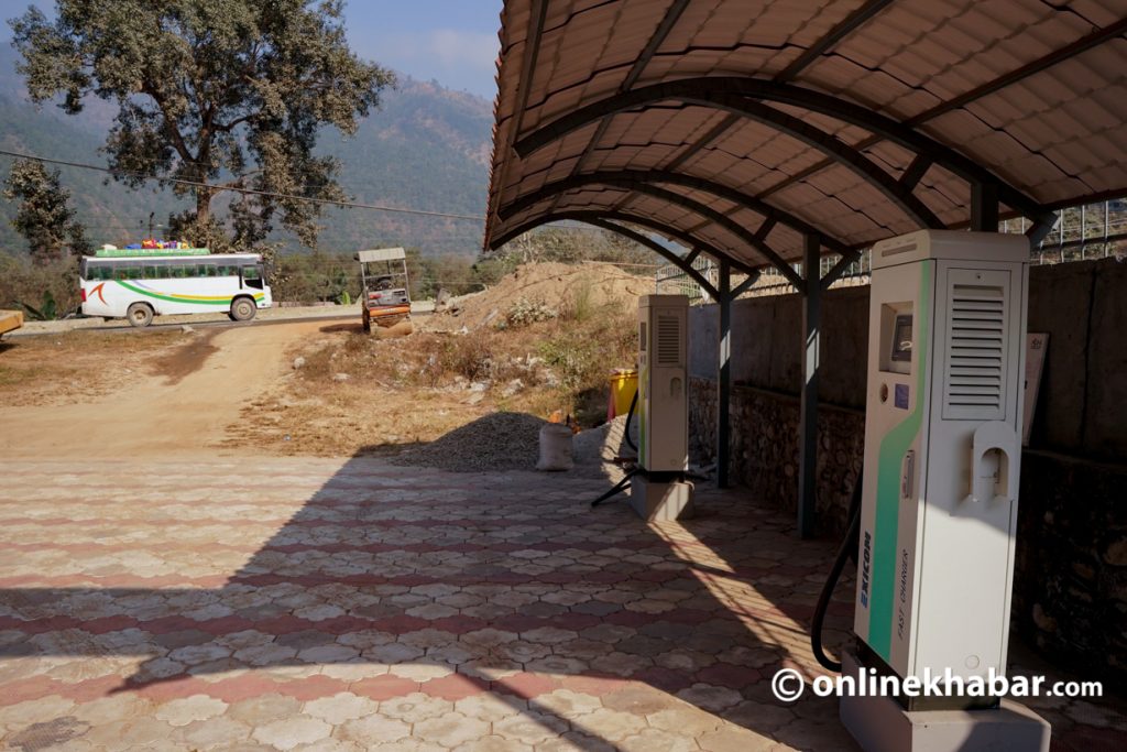 ईभीका लागि देशभरि १० हजार चार्जिङ स्टेसन निर्माण गर्न सुझाव   