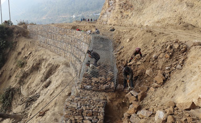 अख्तियारले स्थानीय तहलाई भन्यो- एकै ठेकेदारलाई धेरै काम दिन ठेक्का नटुक्र्याउनू