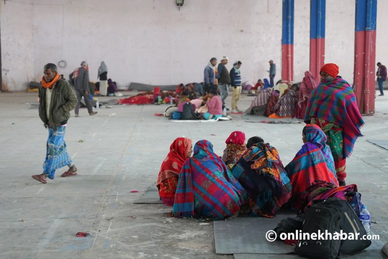 प्रहरीले भृकुटीमण्डपबाट हटाउन खोजेपछि बिथोलियो मिटरब्याज पीडितसँगको वार्ता