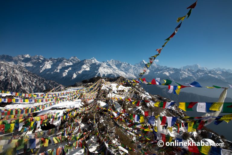 आमायाङ्ग्रीमा जब हिउँले स्वागत गर्‍यो 