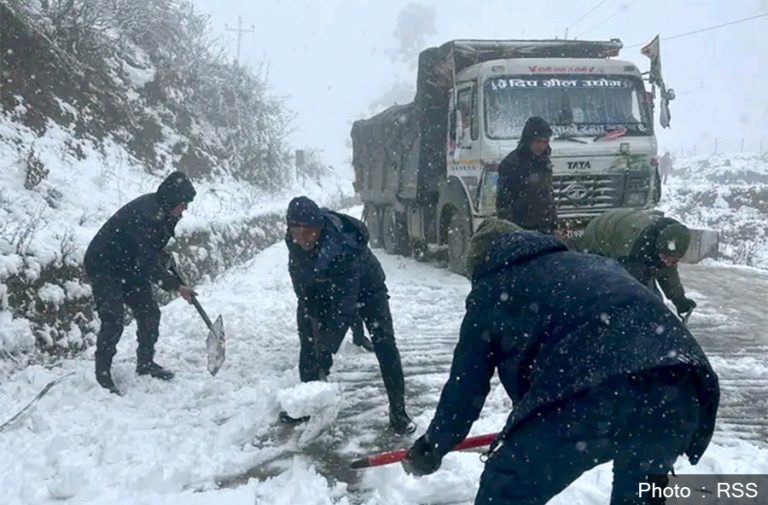 वर्षा र हिमपातसँगै भूकम्प पीडितको संकट