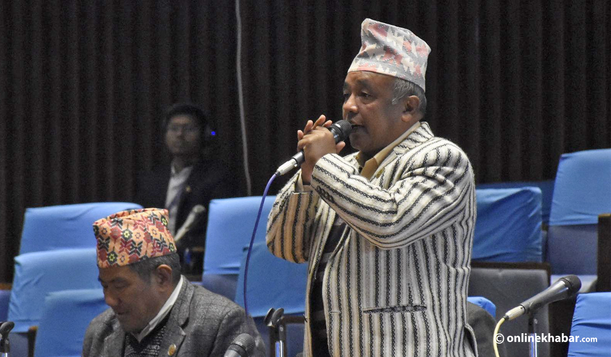 सिन्धुली र काभ्रेको सिमानामा बिरामीहरू रोकिए, सांसद्ले गरे सरकारको ध्यानाकर्षण