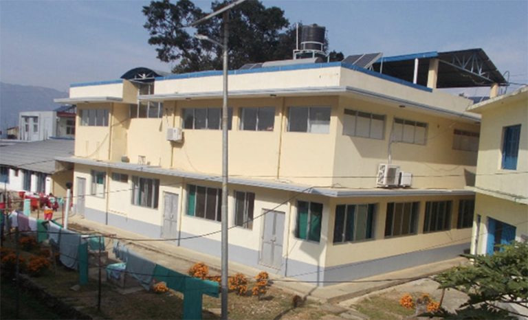 आँपपीपल अस्पताल र बुर्तिबाङ प्राथमिक स्वास्थ्य केन्द्र ५० शय्याकोमा स्तरोन्नति 